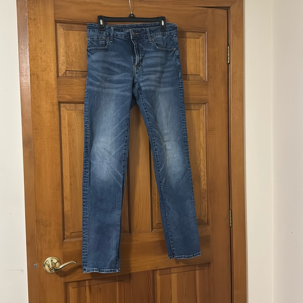 American Eagle men’s jeans